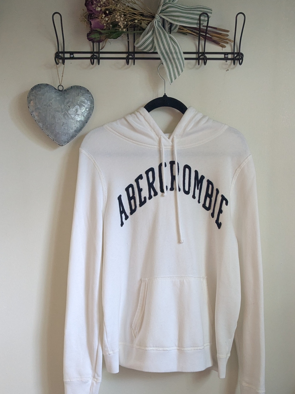 Women's Abercrombie And Fitch Hoodie With Kangaroo Pockets!